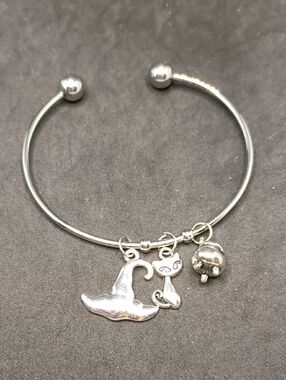 Hand Crafted Silver Cat & Witch Hat Charm Bracelet